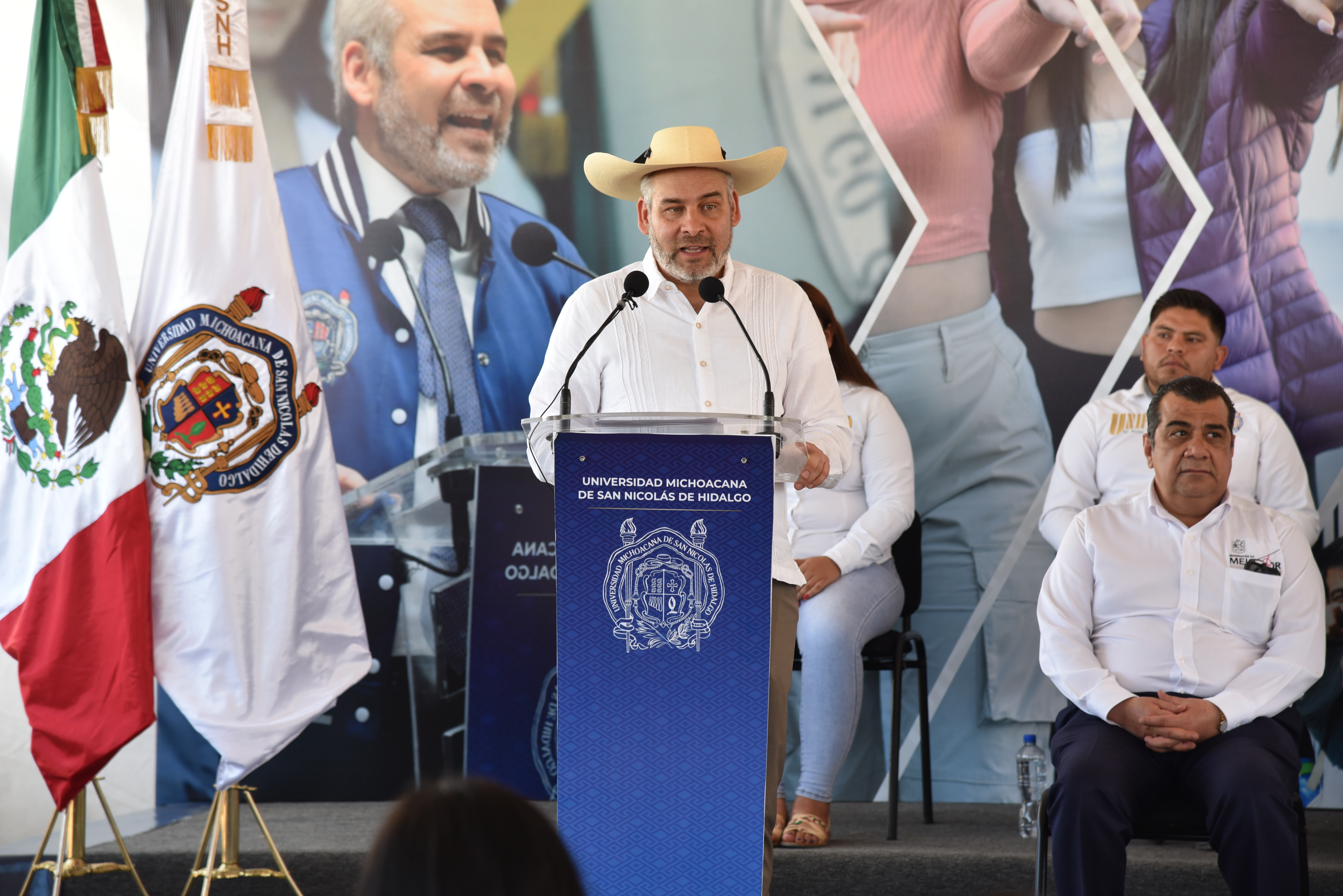 Edificio educativo en construcción