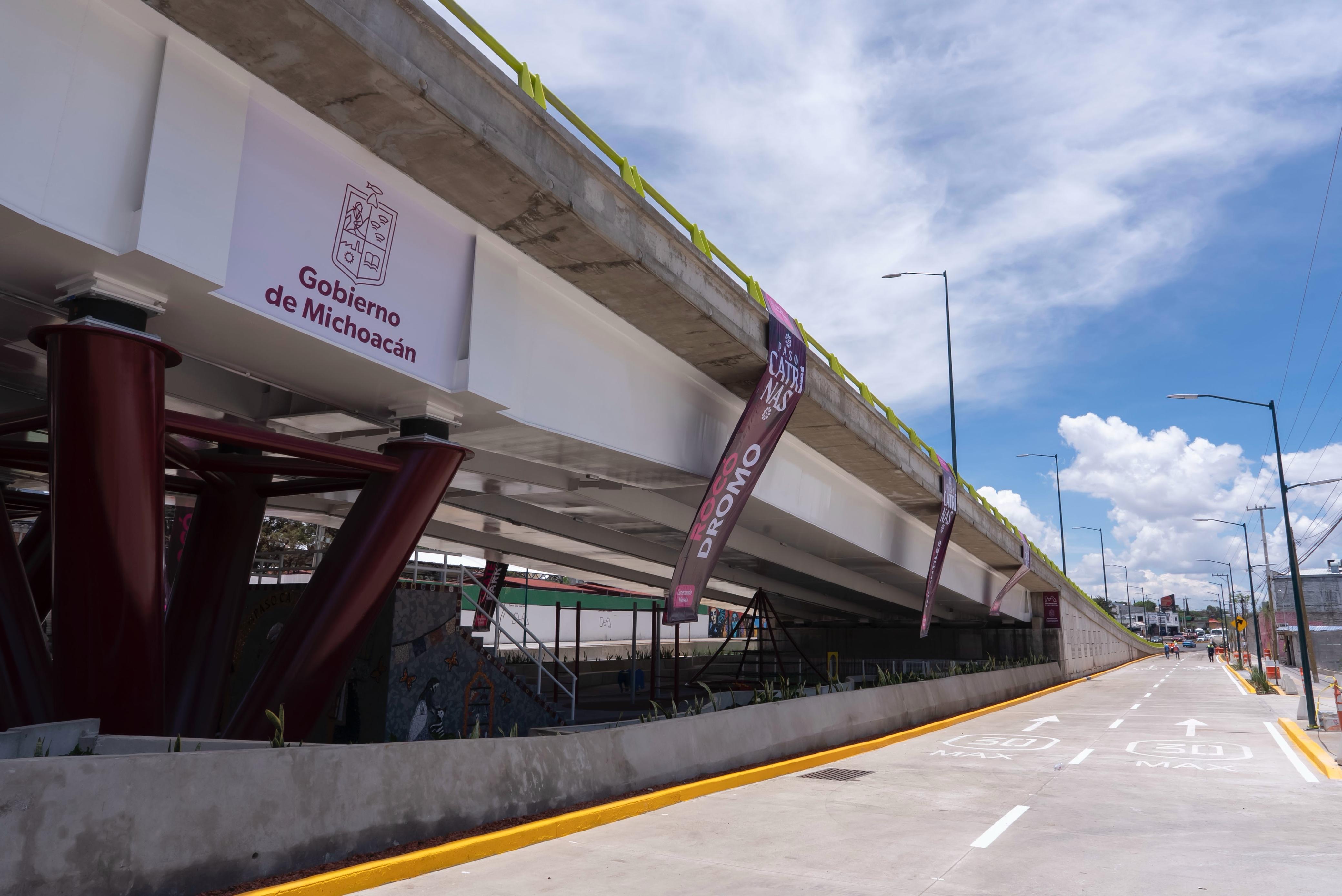 Vista lateral del puente